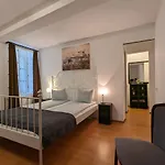 Key In Main Square Apartamento Braşov