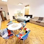 Appartement Key In Main Square *