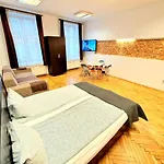 Key In Main Square Appartement *