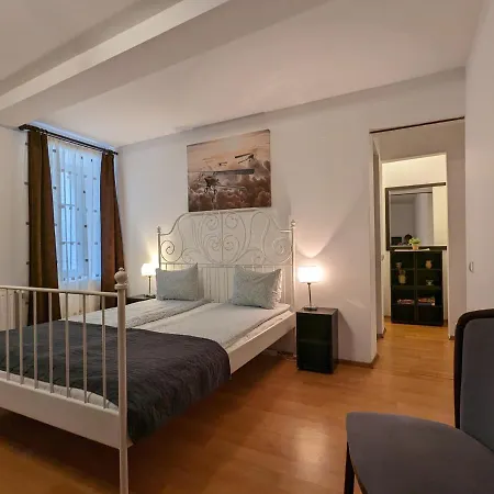 Key In Main Square Апартаменты Брашов