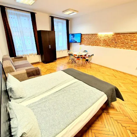 Key In Main Square Апартаменты *