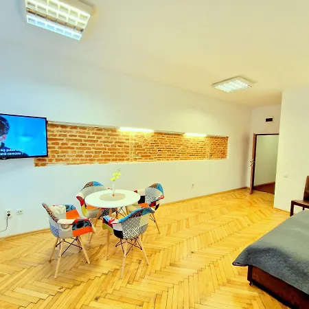 Key In Main Square Апартаменты Брашов