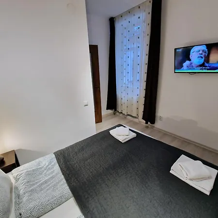 Key In Main Square شقة