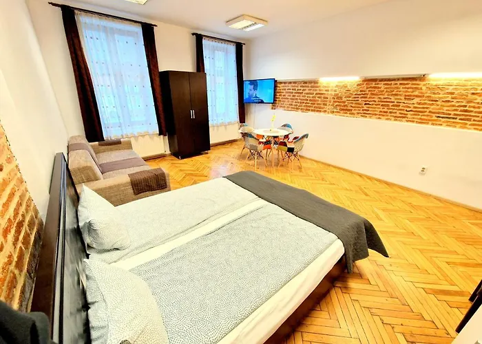 Key In Main Square Apartment *