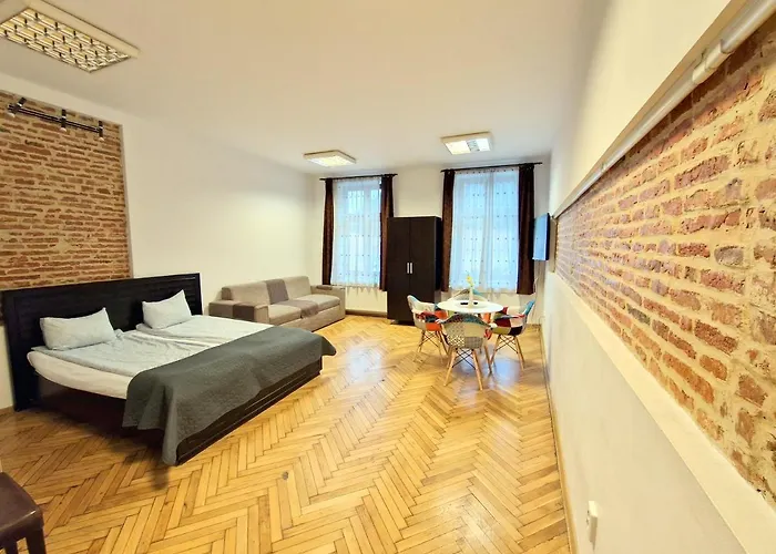 Key In Main Square Apartment *