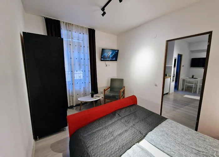 Apartment Key In Main Square Brasov